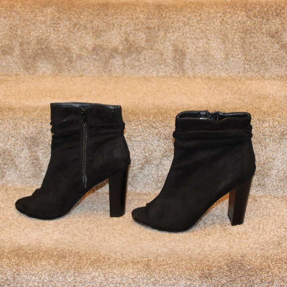 ShoeDazzle Laralei Black Peep Toe Ankle Booties Block Heel Size 8
